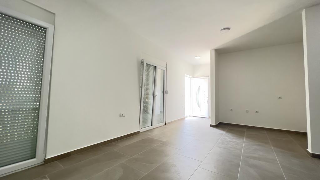 Image of House - 4 Bedrooms - 2 Bathrooms for Sale in Ulcin-Donji Stoj-Montenegro, Image 3